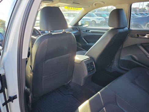 Used 2016 Volkswagen Passat 1.8T SE w/ Lighting Package image 15