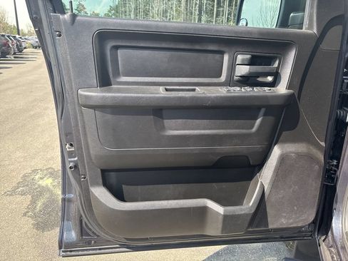 Used 2019 RAM 1500 Express w/ Express Value Package AWD/4WD image 32