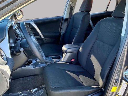 Used 2016 Toyota RAV4 LE FWD image 7