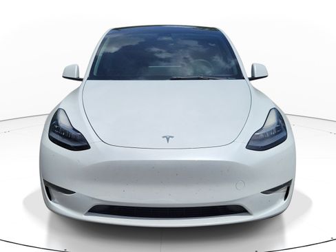 Used 2023 Tesla Model Y Long Range AWD/4WD image 2