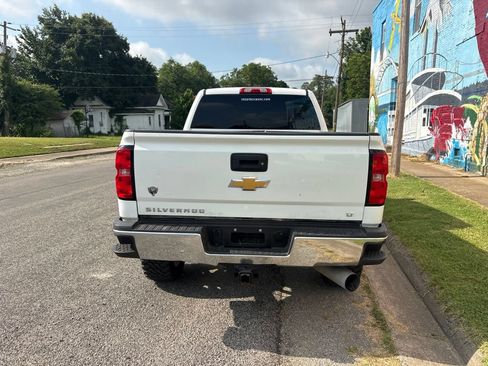Used 2019 Chevrolet Silverado 2500 LT AWD/4WD image 6