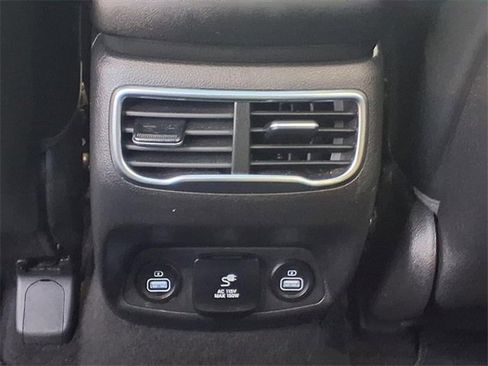 Used 2022 Hyundai Santa Fe Limited w/ Cargo Package image 10