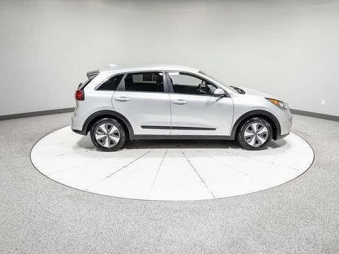 Used 2018 Kia Niro FE FWD image 28