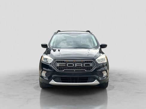 Used 2017 Ford Escape SE w/ Equipment Group 201A FWD image 11