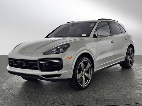 Used 2022 Porsche Cayenne Turbo S w/ Assistance Package AWD/4WD image 7
