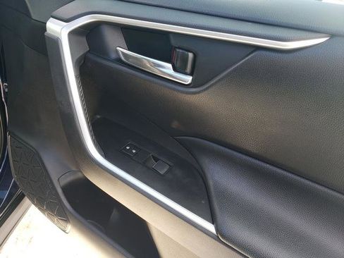 Used 2020 Toyota RAV4 XLE Premium image 23