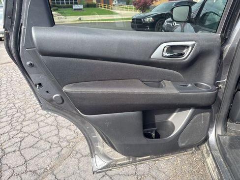 Used 2017 Nissan Pathfinder S AWD/4WD image 19