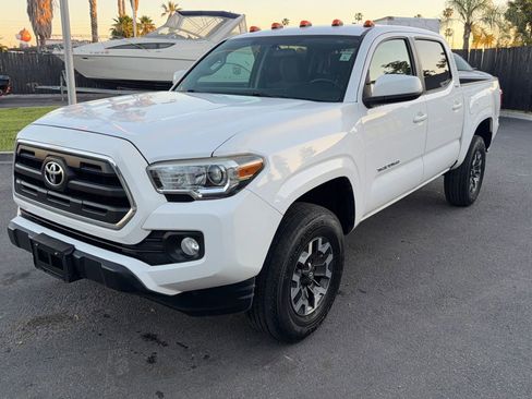 Used 2016 Toyota Tacoma SR5 w/ Towing Package image 4