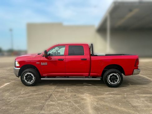 Used 2018 RAM 2500 Tradesman w/ Chrome Appearance Group AWD/4WD image 7