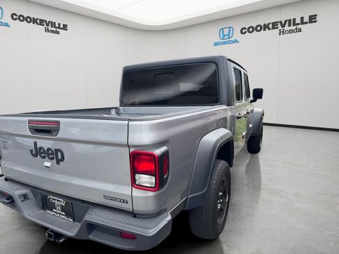Used 2020 Jeep Gladiator Sport w/ Trailer Tow Package image 25
