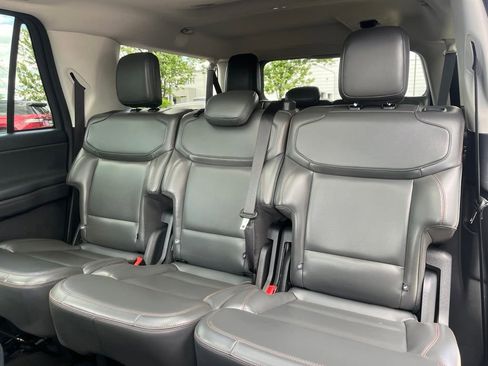 Used 2025 Ford Expedition Max Active AWD/4WD image 14