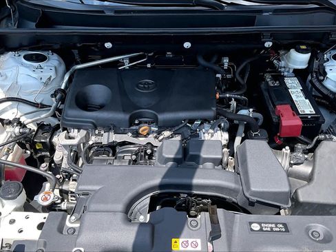 Used 2022 Toyota RAV4 LE FWD image 32