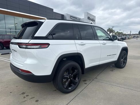 New 2026 Jeep Grand Cherokee Limited w/ Limited Altitude Package RWD image 7