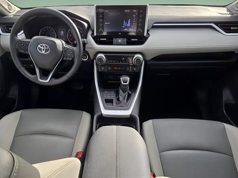 Used 2021 Toyota RAV4 XLE Premium image 25