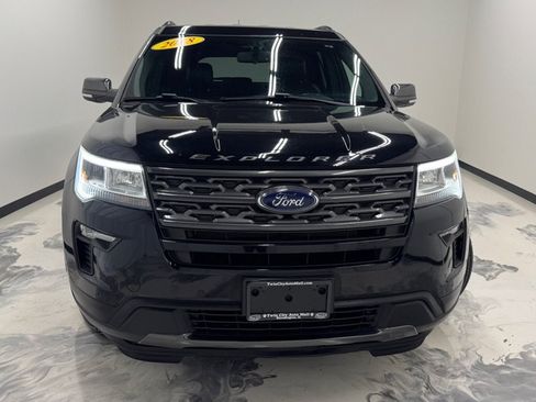 Used 2018 Ford Explorer XLT w/ Equipment Group 202A AWD/4WD image 3