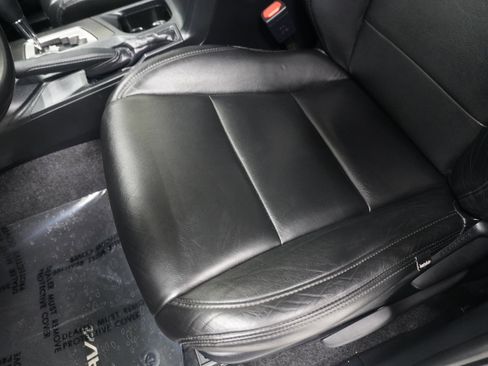 Used 2018 Toyota RAV4 XLE w/ Plus Extra Value Package FWD image 12