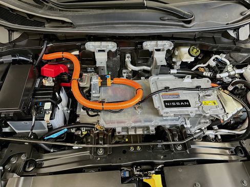 Used 2023 Nissan Ariya AWD image 36