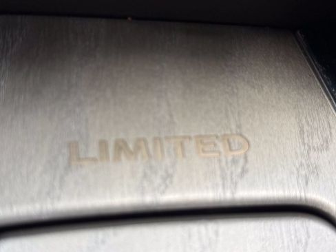 Used 2019 INFINITI QX80 Limited w/ All-Season Package AWD/4WD image 31