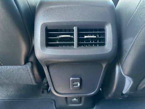 Used 2024 GMC Terrain SLT AWD/4WD image 34