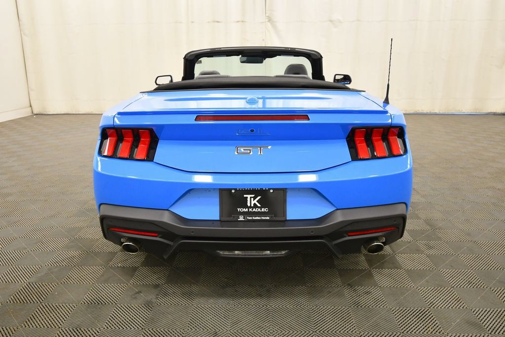 Used 2025 Ford Mustang GT Premium RWD image 6