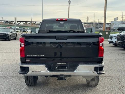 Used 2025 Chevrolet Silverado 3500 W/T AWD/4WD image 4