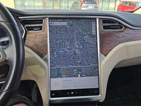 Used 2017 Tesla Model X 75D image 5