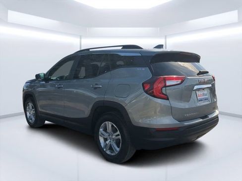 Used 2024 GMC Terrain SLE w/ Driver Convenience Package FWD image 5