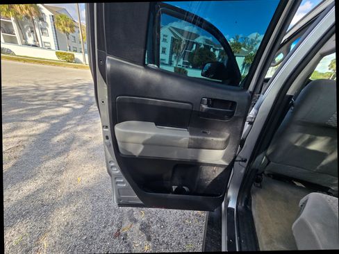 Used 2011 Toyota Tundra 2WD Double Cab image 34