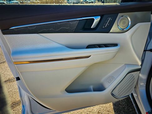 New 2026 Buick Enclave Avenir w/ Super Cruise Package image 9