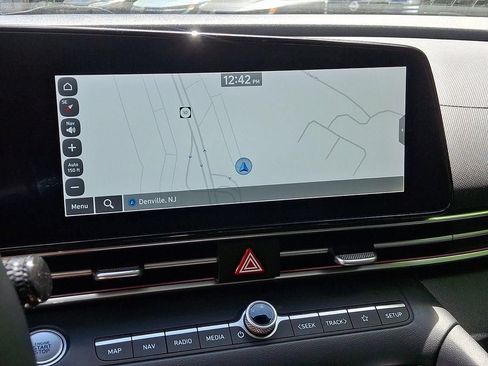 Used 2023 Hyundai Elantra Limited FWD image 21