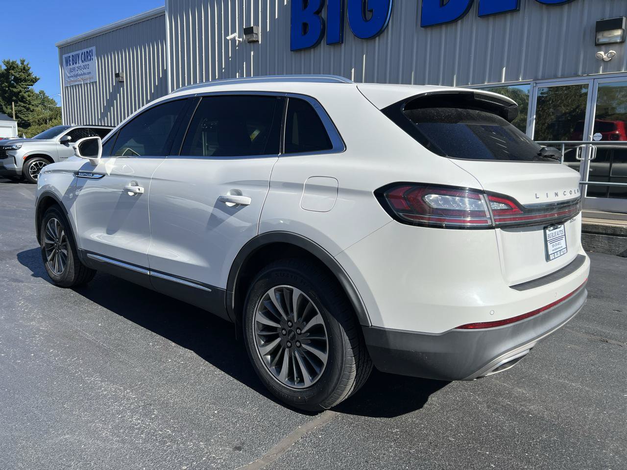 Used 2020 Lincoln Nautilus Premier w/ Equipment Group 101A AWD/4WD image 3