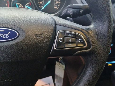 Used 2017 Ford Escape SE image 23