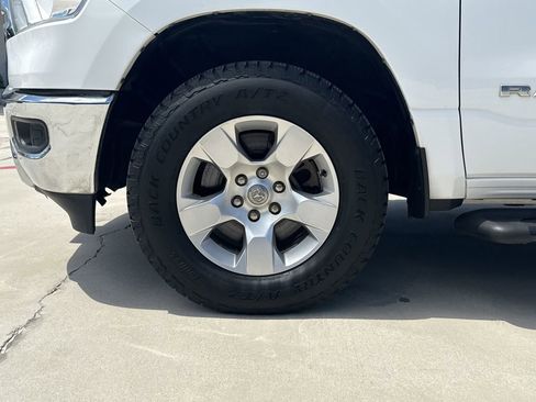 Used 2019 RAM 1500 Big Horn AWD/4WD image 9