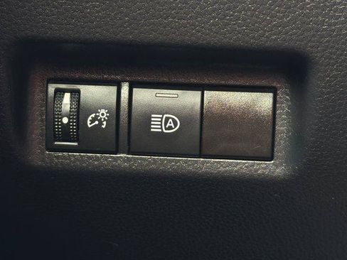 Certified 2025 Toyota RAV4 LE FWD image 27