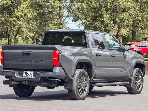 Used 2025 Toyota Tacoma TRD Off-Road AWD/4WD image 4