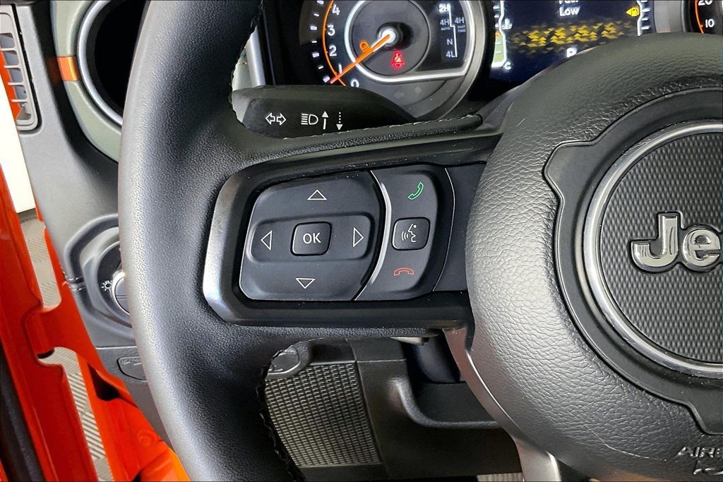 Used 2025 Jeep Gladiator Mojave AWD/4WD image 23