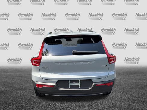 Certified 2024 Volvo XC40 B5 Plus AWD/4WD image 9