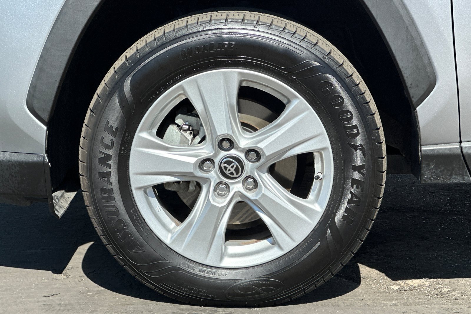 Certified 2021 Toyota RAV4 LE AWD/4WD image 25