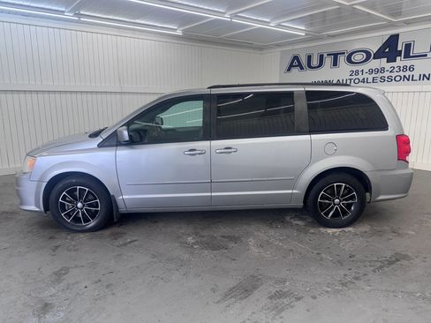 Used 2016 Dodge Grand Caravan R/T image 8