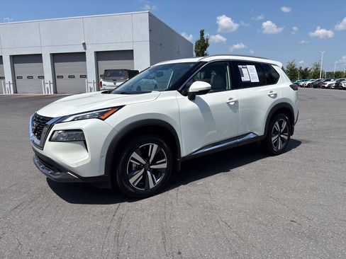 Used 2023 Nissan Rogue SL w/ SL Premium Package AWD/4WD image 5