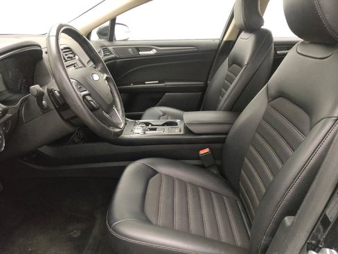 Used 2018 Ford Fusion SE w/ Equipment Group 201A image 17