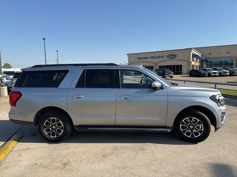 Used 2022 Ford Expedition Max XLT image 17