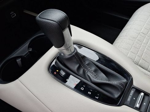Used 2024 Honda HR-V LX image 16