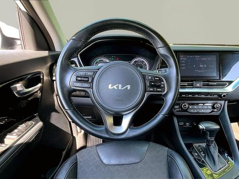 Used 2022 Kia Niro LXS FWD image 10