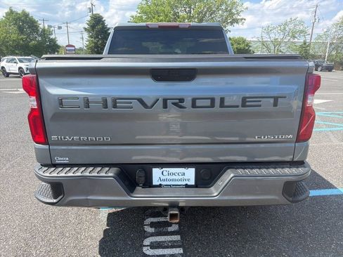 Used 2019 Chevrolet Silverado 1500 Custom w/ Custom Value Package AWD/4WD image 9