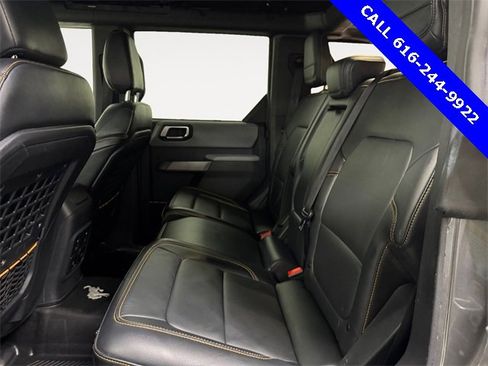 Used 2022 Ford Bronco Badlands image 7