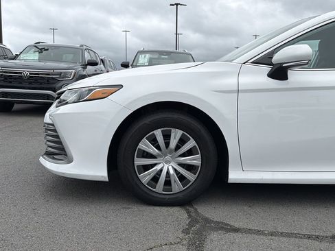 Used 2023 Toyota Camry LE FWD image 9