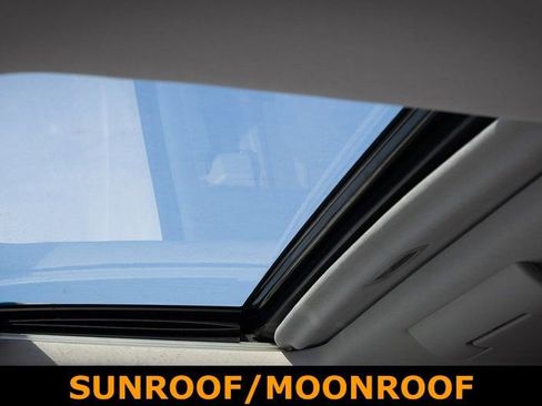 Used 2020 Chevrolet Suburban LT image 9