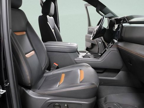 Used 2025 GMC Sierra 2500 AT4 w/ AT4 Premium Plus Package image 28