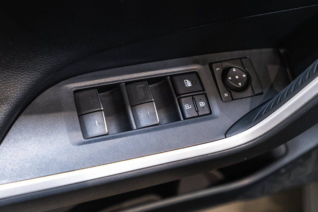 Used 2023 Toyota RAV4 Limited AWD/4WD image 20